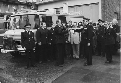&Uuml;bergabe des neuen LF8 1980